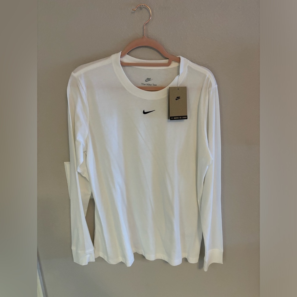 NWT Nike Long sleeve Tee, Large, White